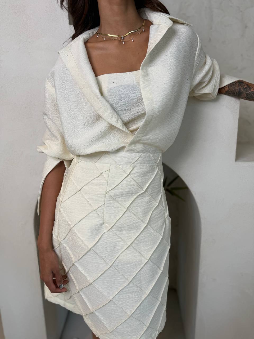 Queen B In White